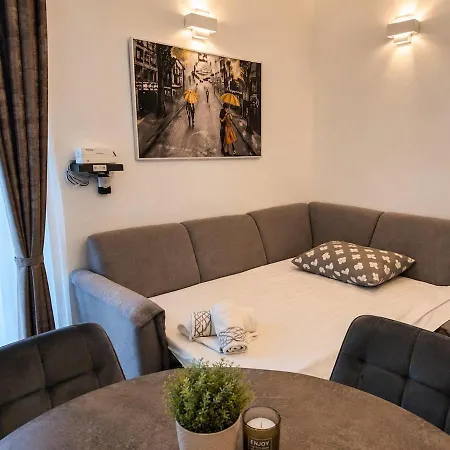 Апартаменти La1 Luxury Near Bacvice