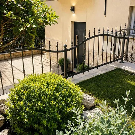 La1 Luxury Near Bacvice Апартаменти